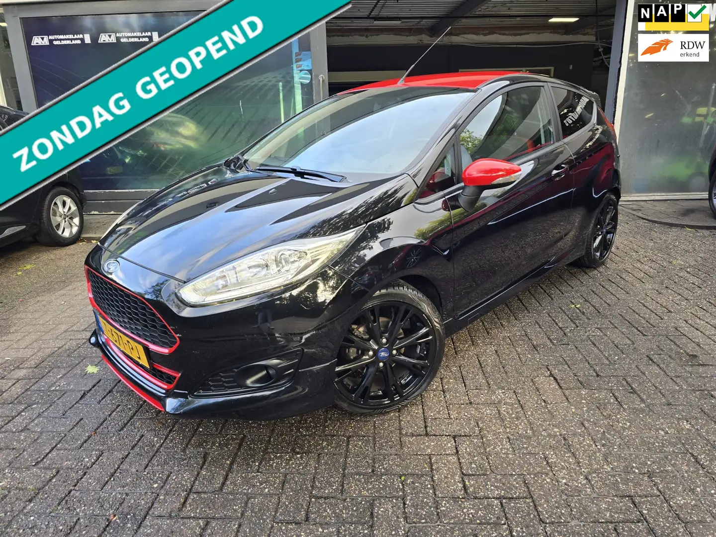 Ford Fiesta 1.0 EcoBoost Red/Black Edition | 12MND GARANTIE | Zwart - 1