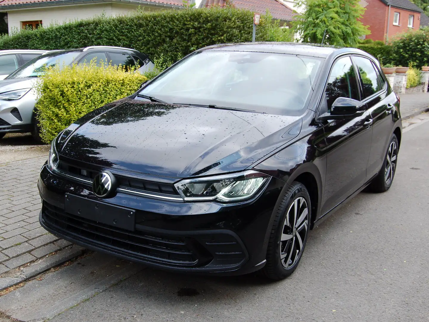 Volkswagen Polo 1.0 TSI Life Business OPF DSG GPS CAMERA JA PDC Zwart - 2