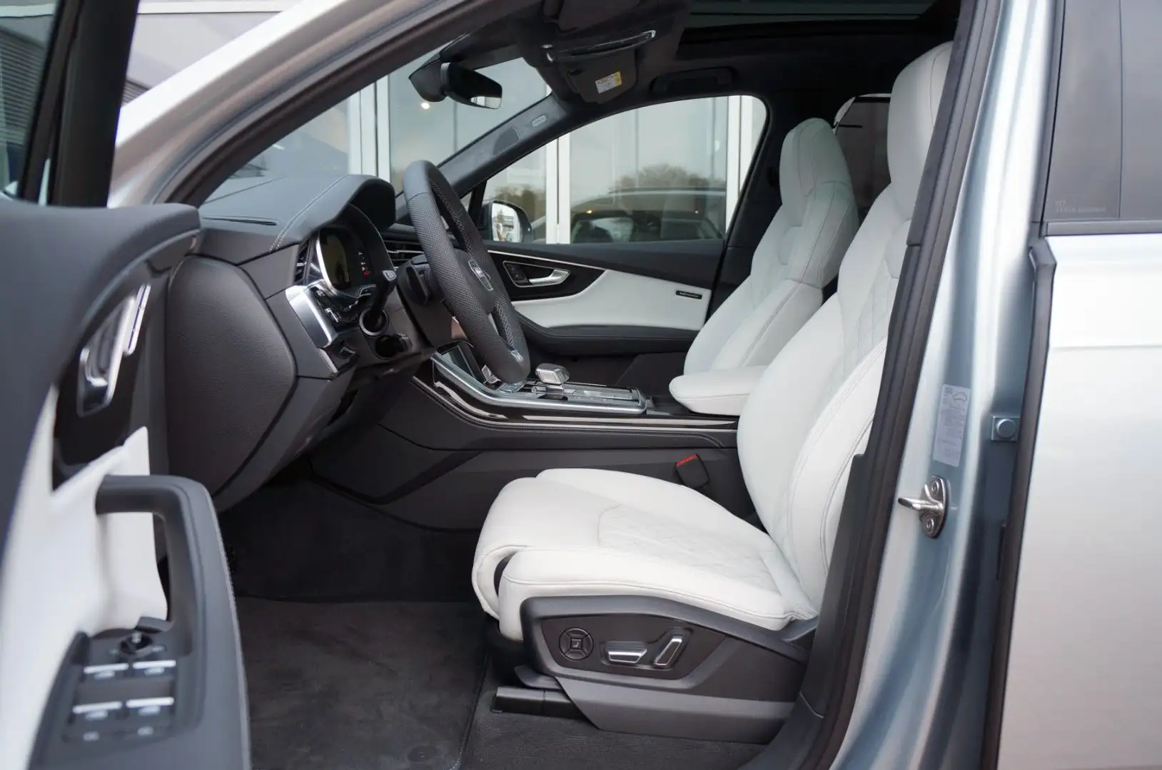Audi Q7 S line 60 TFSIe Pano,AHK,Raute,HuD,Laser,360° Срібний - 1