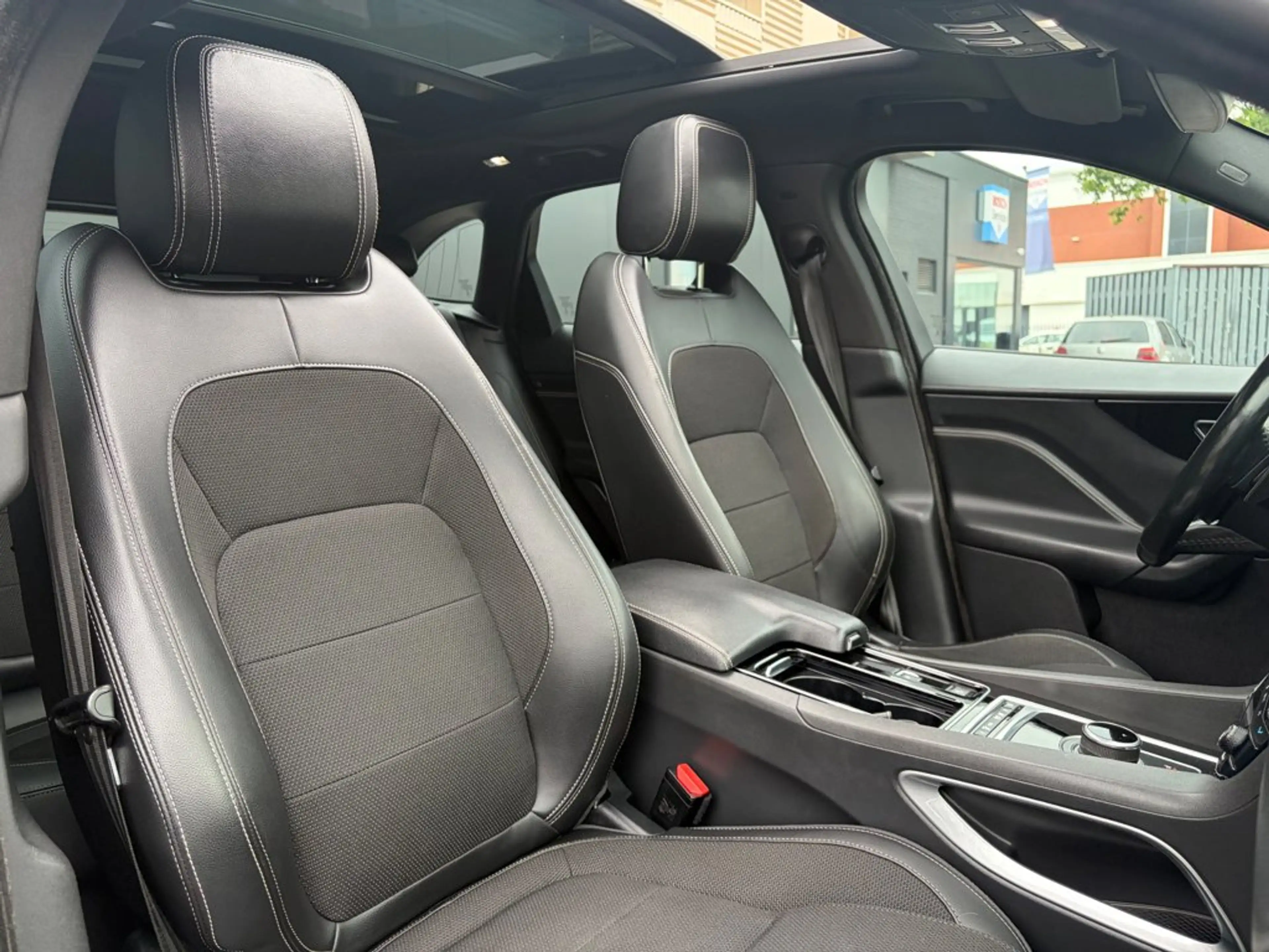 Jaguar F-Pace 2.0 Portfolio AWD 20d, Virtual Cockp, Pano, Stoelv — photo 6