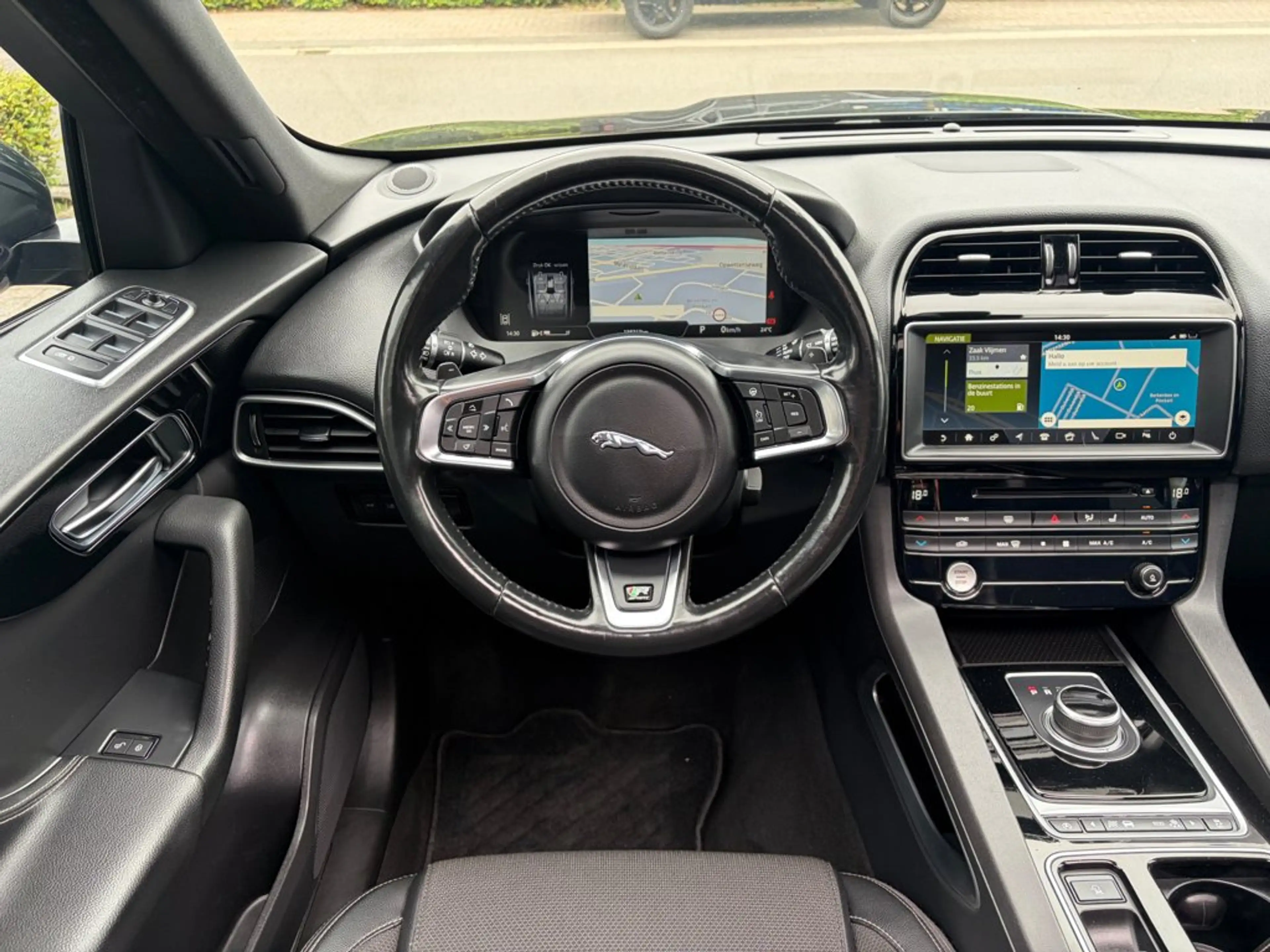 Jaguar F-Pace 2.0 Portfolio AWD 20d, Virtual Cockp, Pano, Stoelv — photo 8