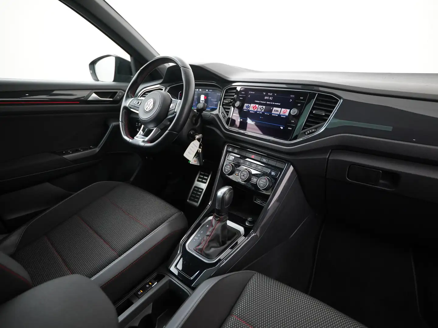 Volkswagen T-Roc 1.5 TSI Sport DSG | Panoramadak | Trekhaak | Adapt Zwart - 2