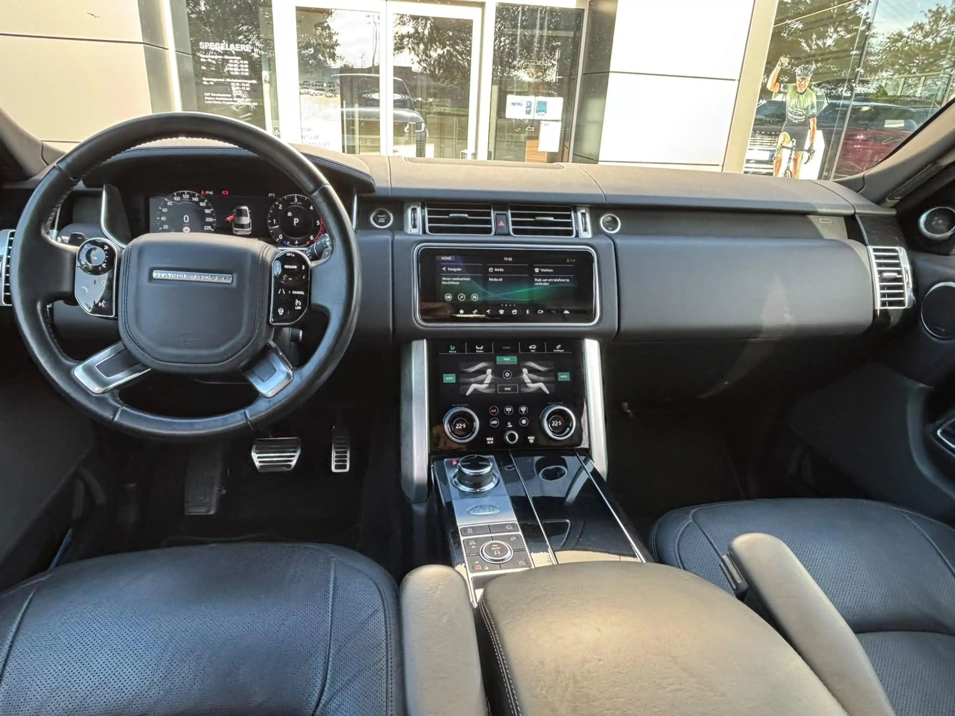 Land Rover Range Rover VOGUE — photo 9
