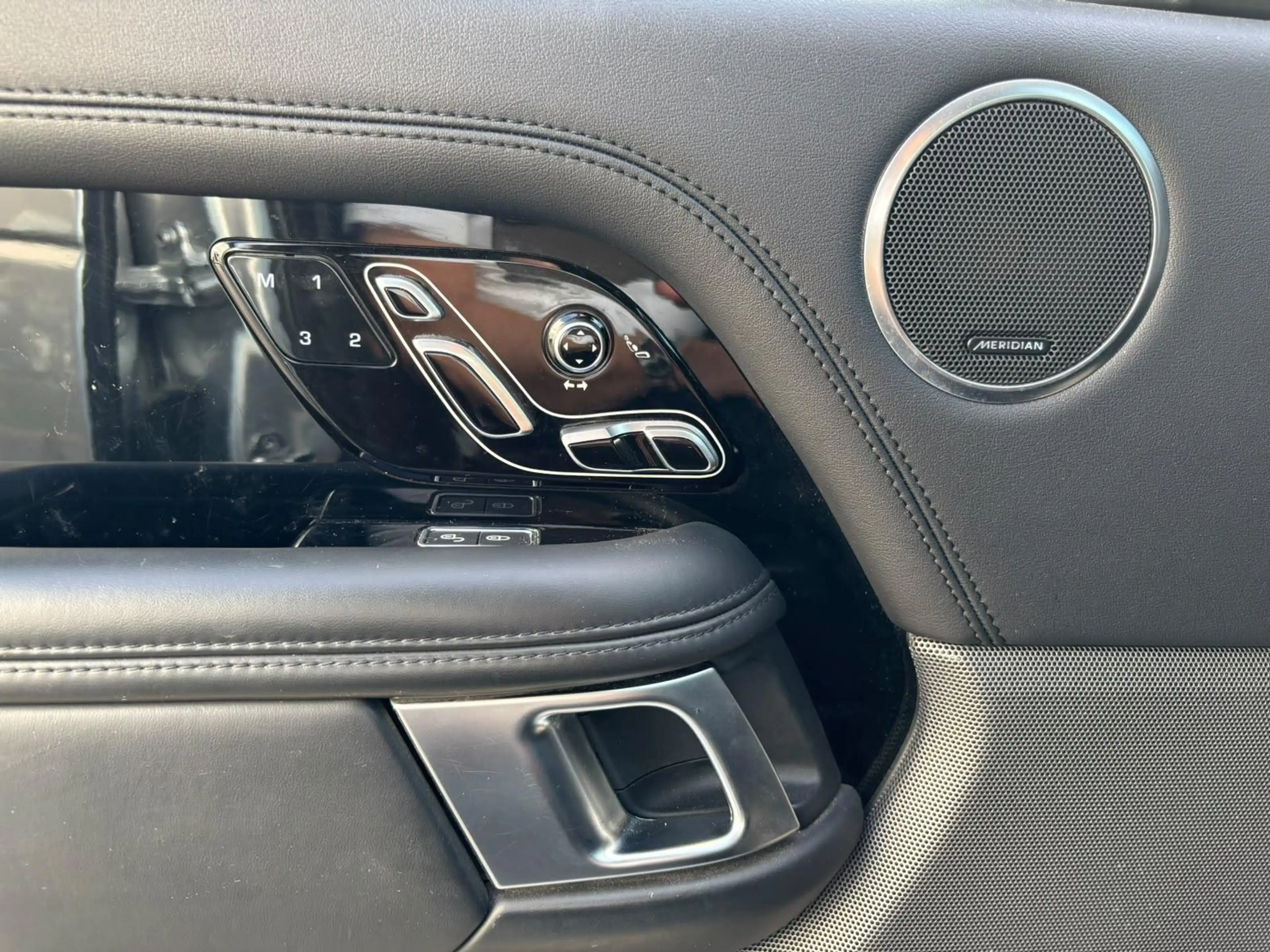 Land Rover Range Rover VOGUE — photo 12