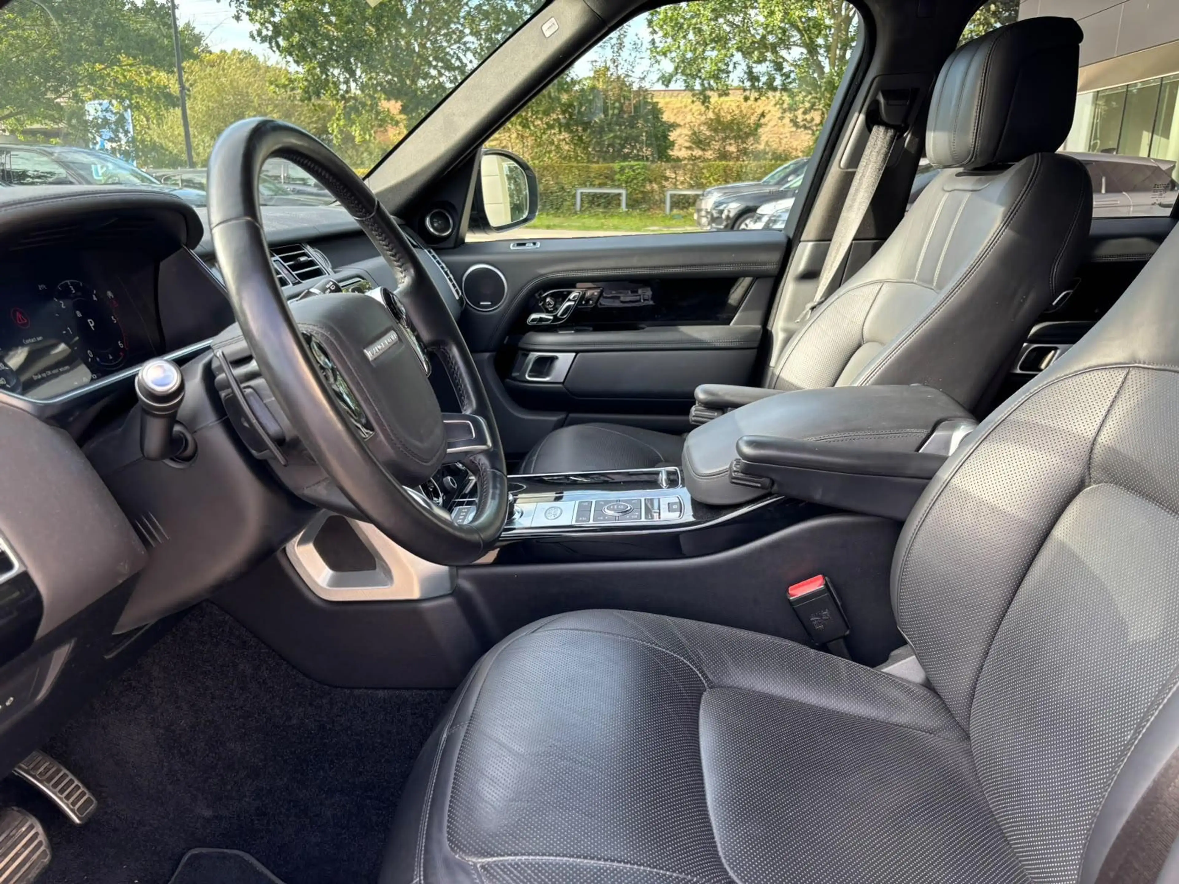 Land Rover Range Rover VOGUE — photo 11