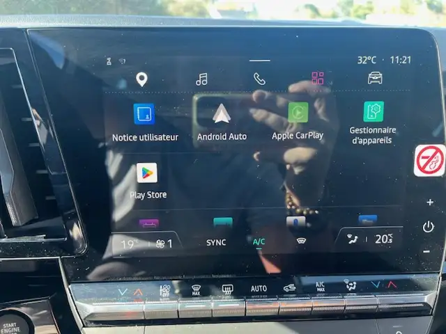 Renault Austral view 10