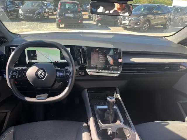 Renault Austral view 7