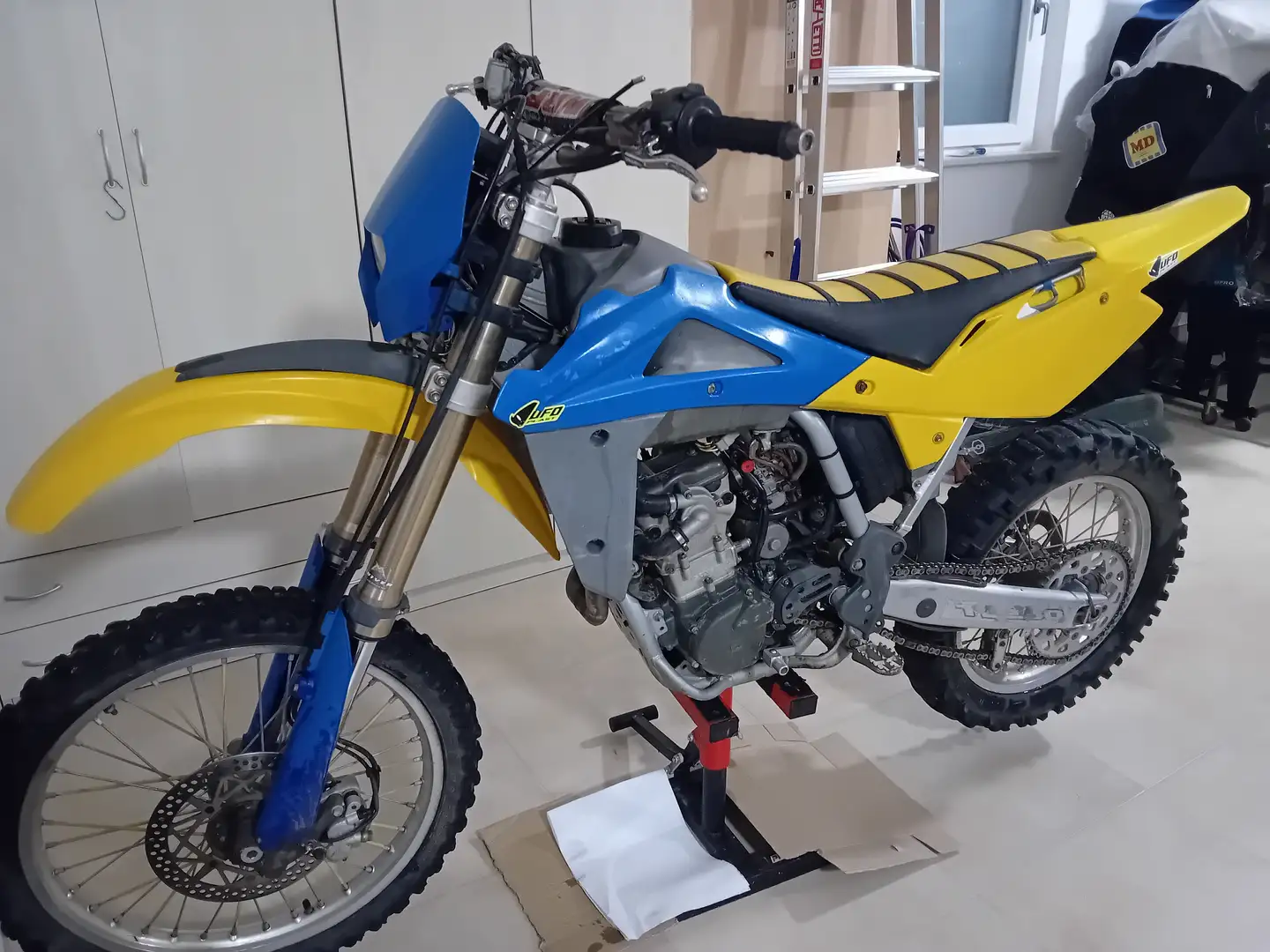 Husqvarna TE 250 Kék - 2