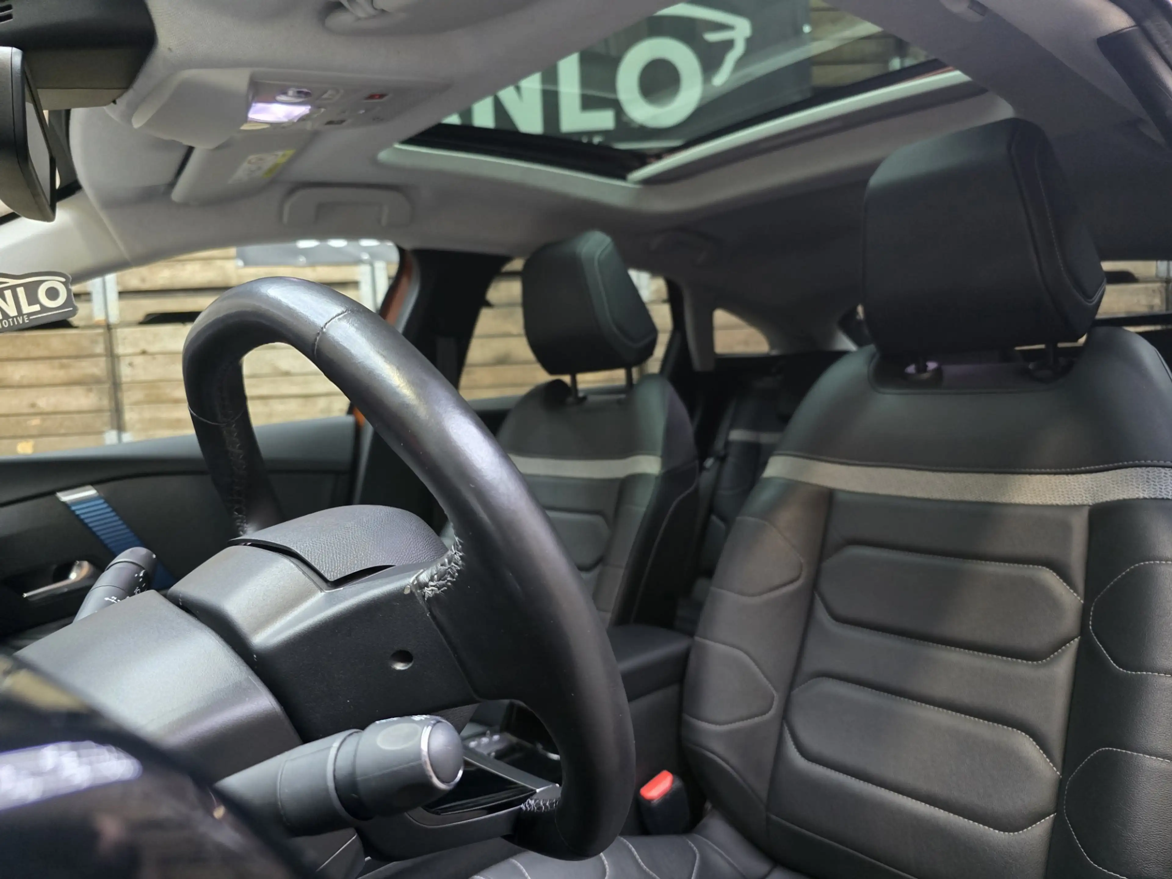 Citroen E-C4 Electric You 50 kWh Pano Leder Navi Camera LM SOH 90% 18"LM — photo 6