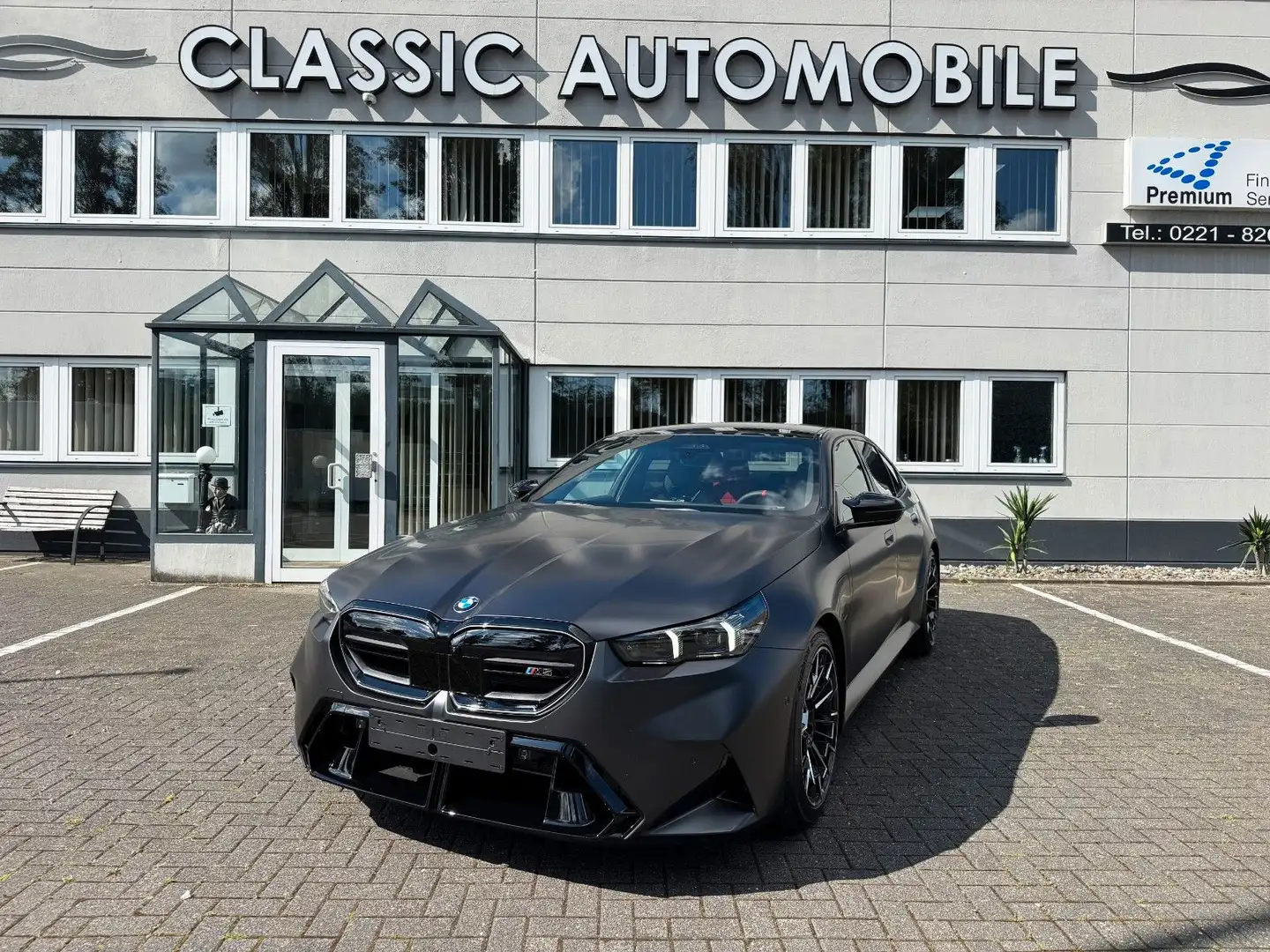 BMW M5 M Package/Fond Entertainment/Anhäng/Panor/B&W Gris - 2
