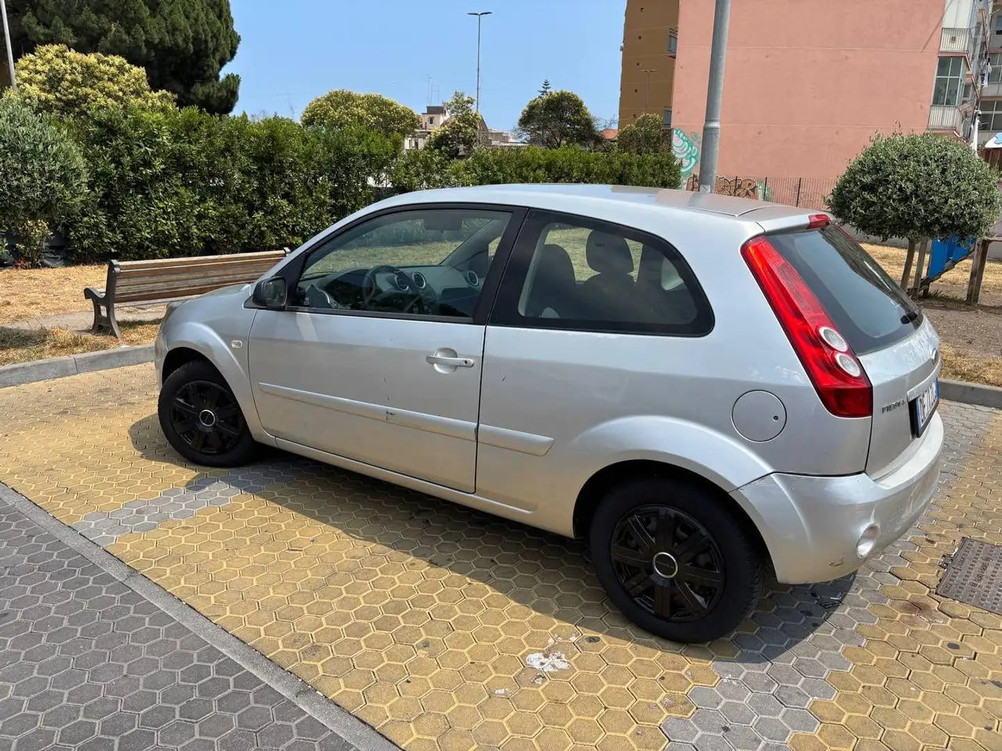 Ford Fiesta Fiesta V 2007 3p 1.4 tdci Ghia Grigio - 2