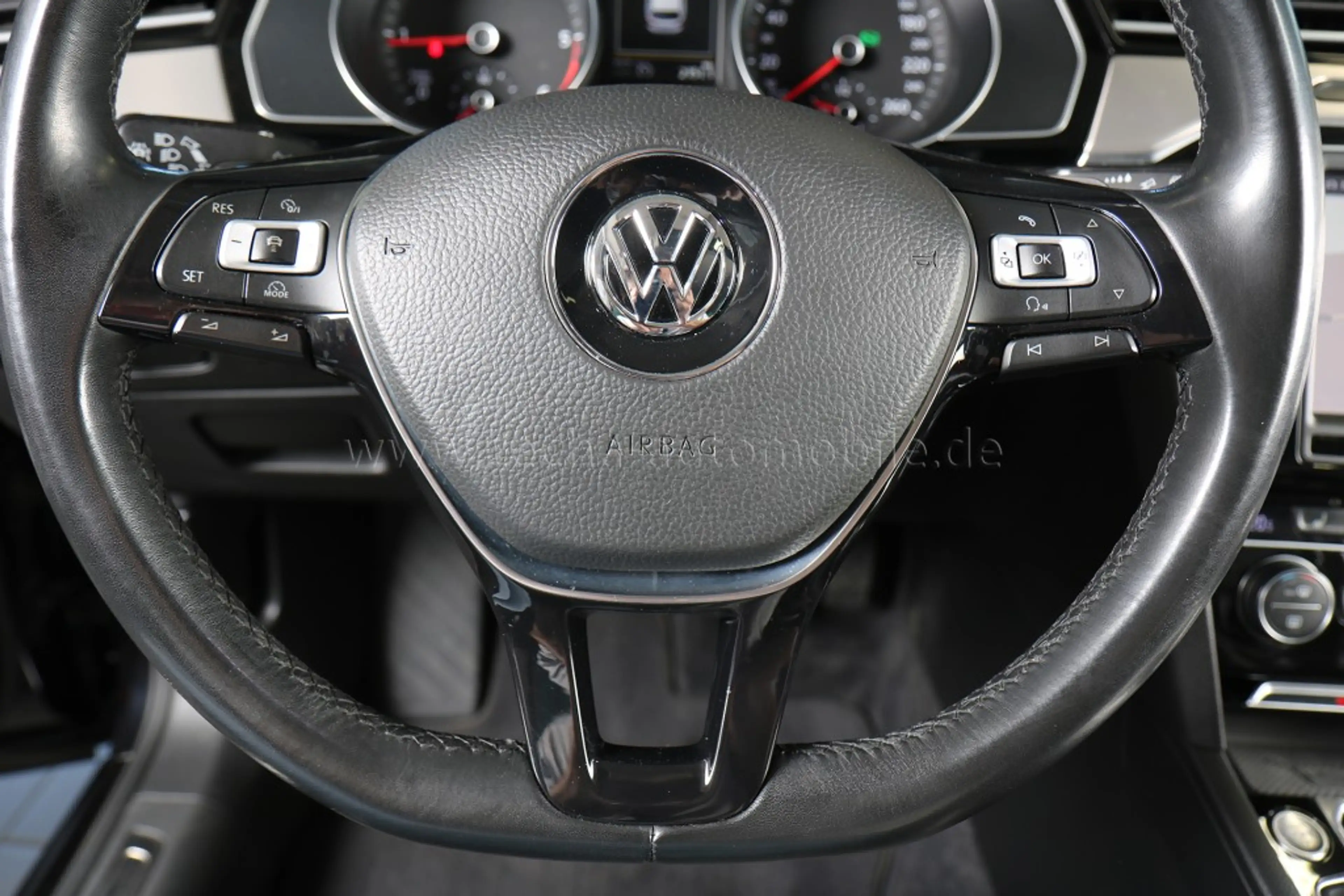 Volkswagen Passat 2.0TDI DSG 4Motion Highline AHK ACC Panod. — photo 8