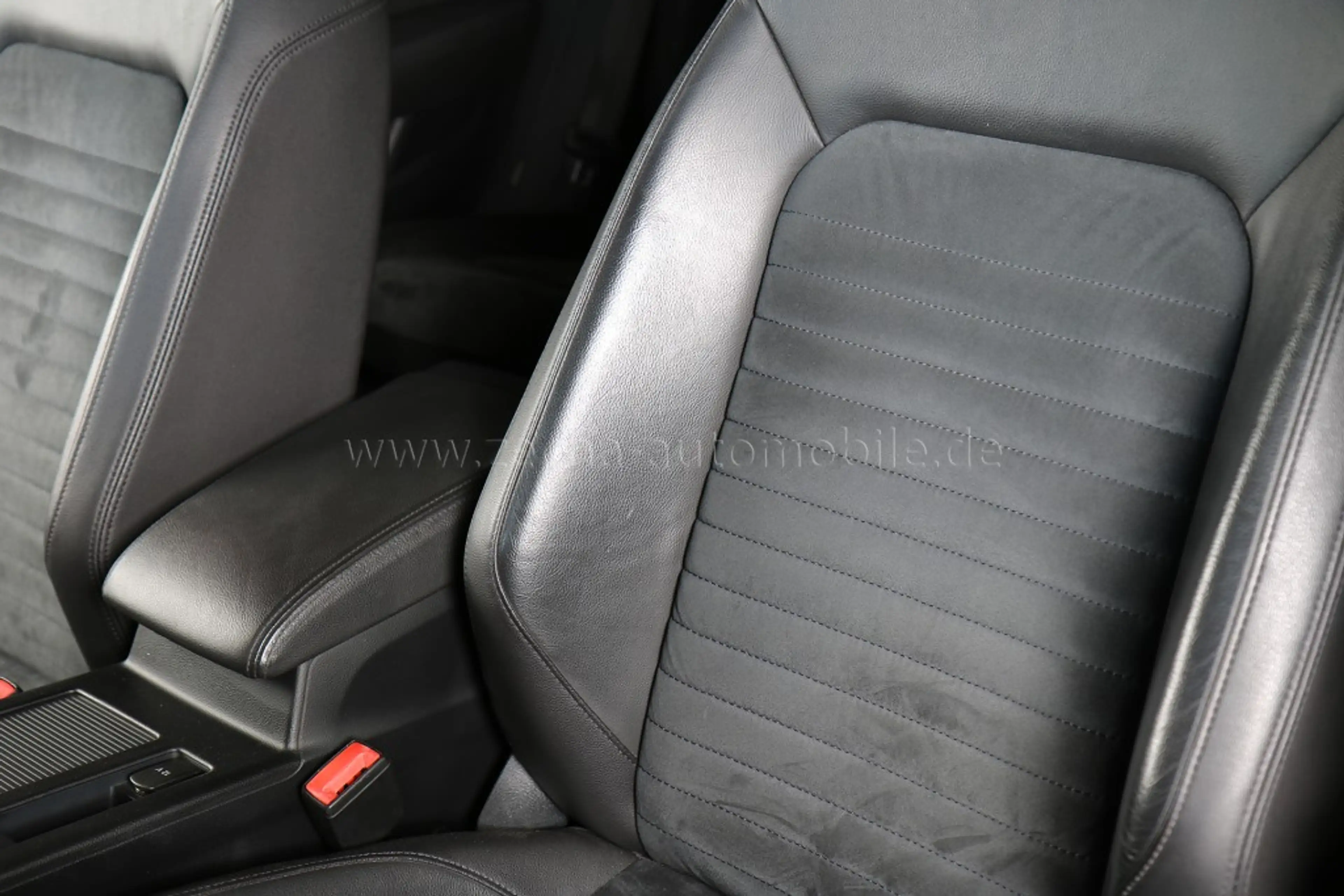 Volkswagen Passat 2.0TDI DSG 4Motion Highline AHK ACC Panod. — photo 13