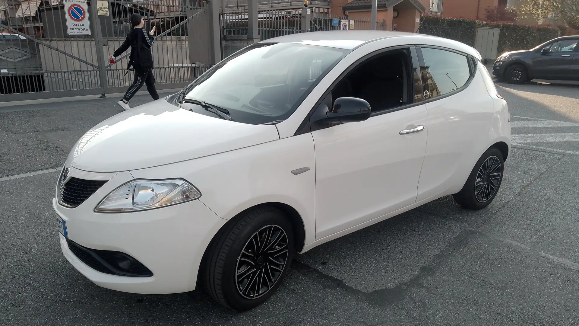 Lancia Ypsilon 1.2 GPL Ecochic Gold Fehér - 2