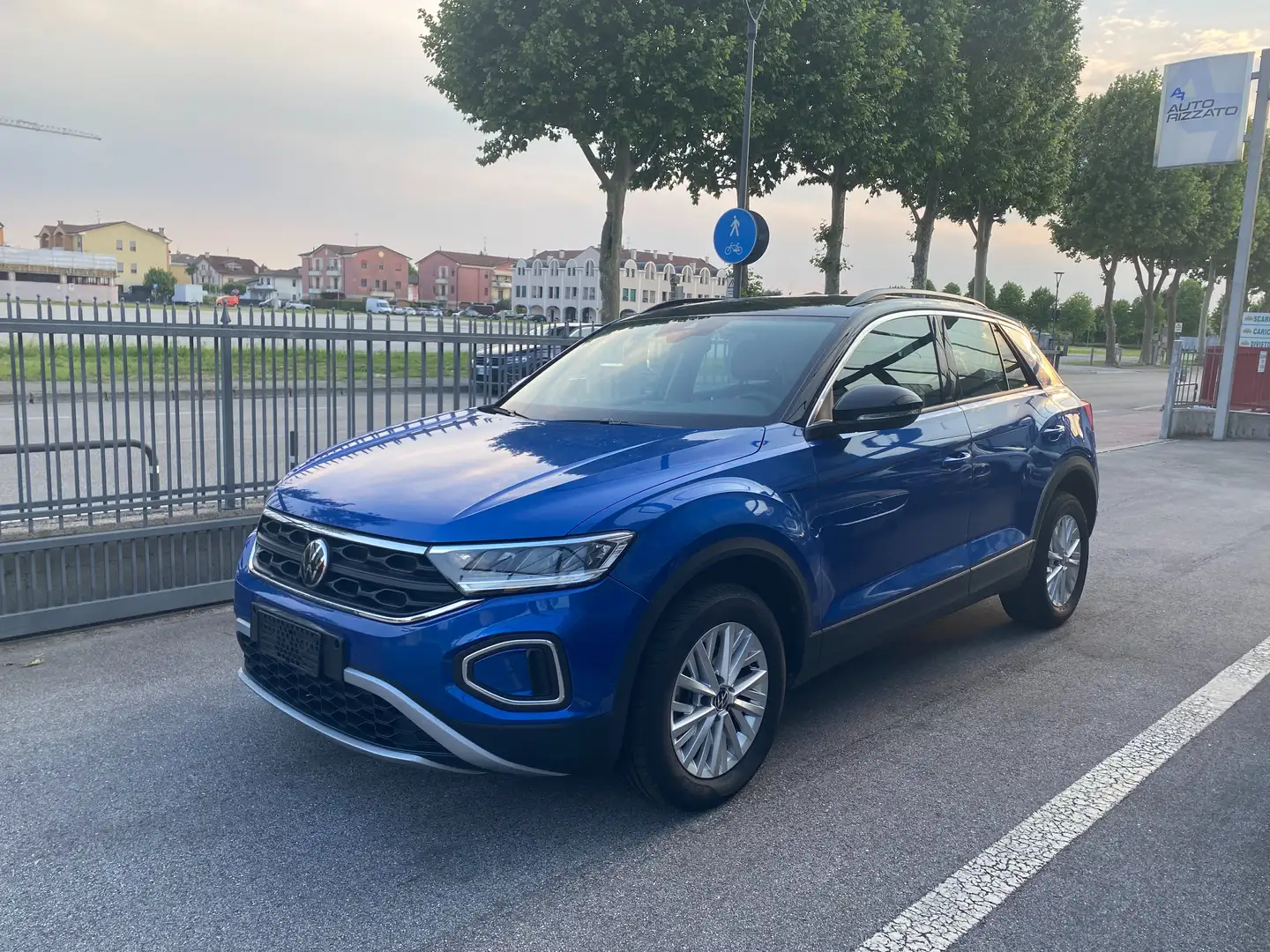 Volkswagen T-Roc 1.5 tsi Life dsg Blu/Azzurro - 1