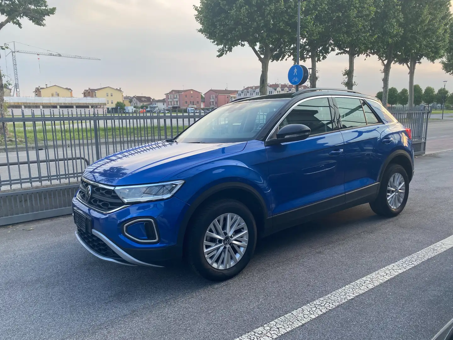 Volkswagen T-Roc 1.5 tsi Life dsg Blu/Azzurro - 2