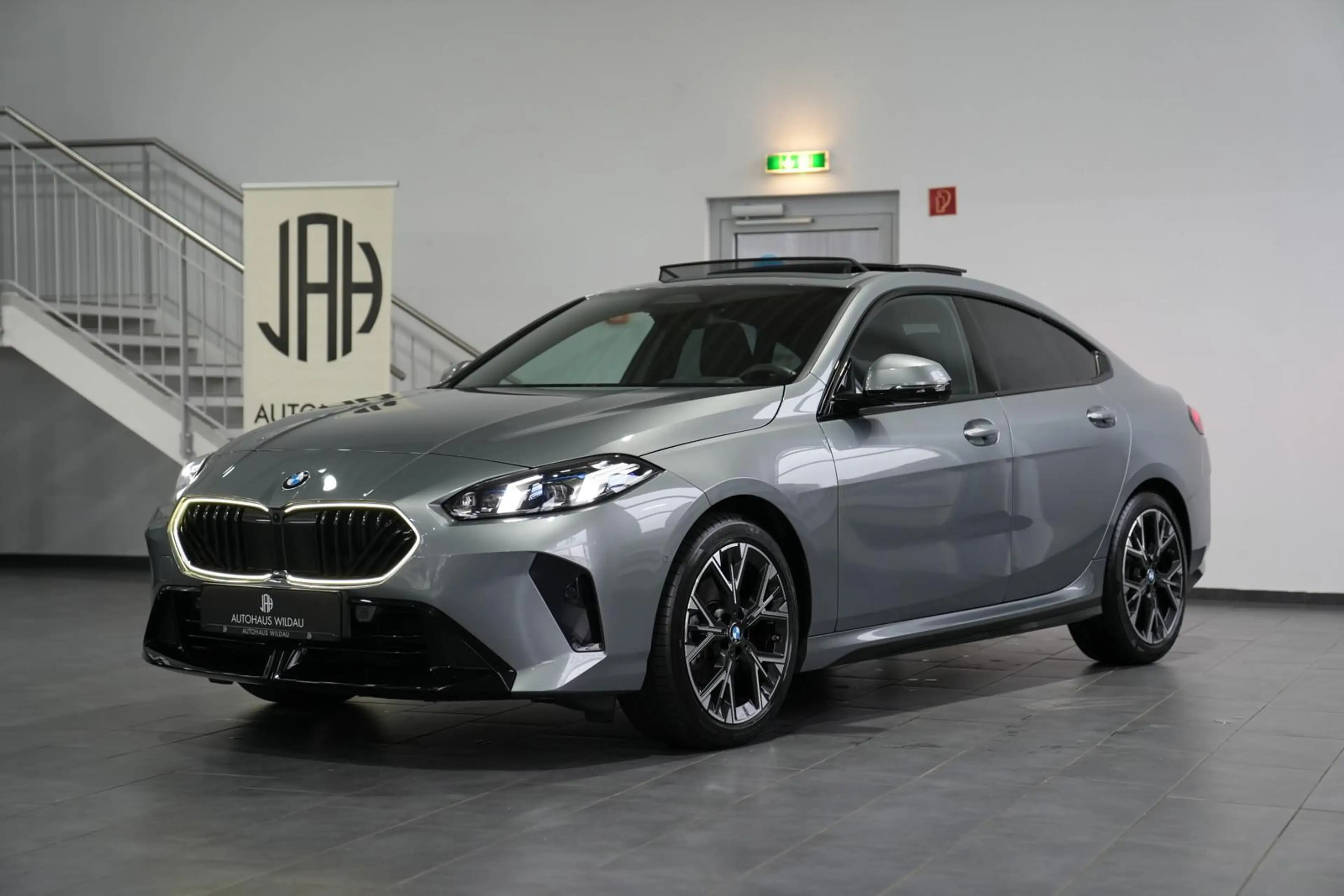 BMW 220 M Sport *AUT*PANO*H&K*HEAD-UP UVP: 56.320,02 — photo 3