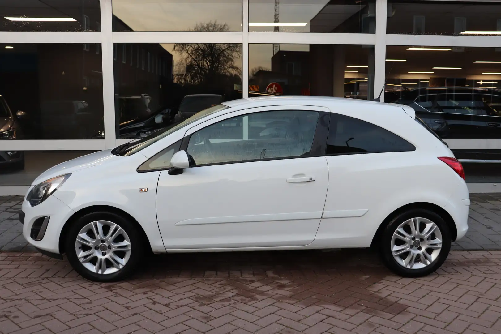 Opel Corsa 1.4-16V BlitZ Nette, goed onderhouden Nederlandse Blanc - 2
