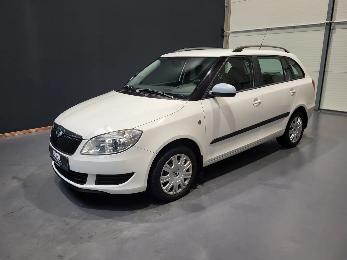 Skoda Fabia 1.2 TSi Ambiente Automatik *Klima| PDC* Weiß - 1