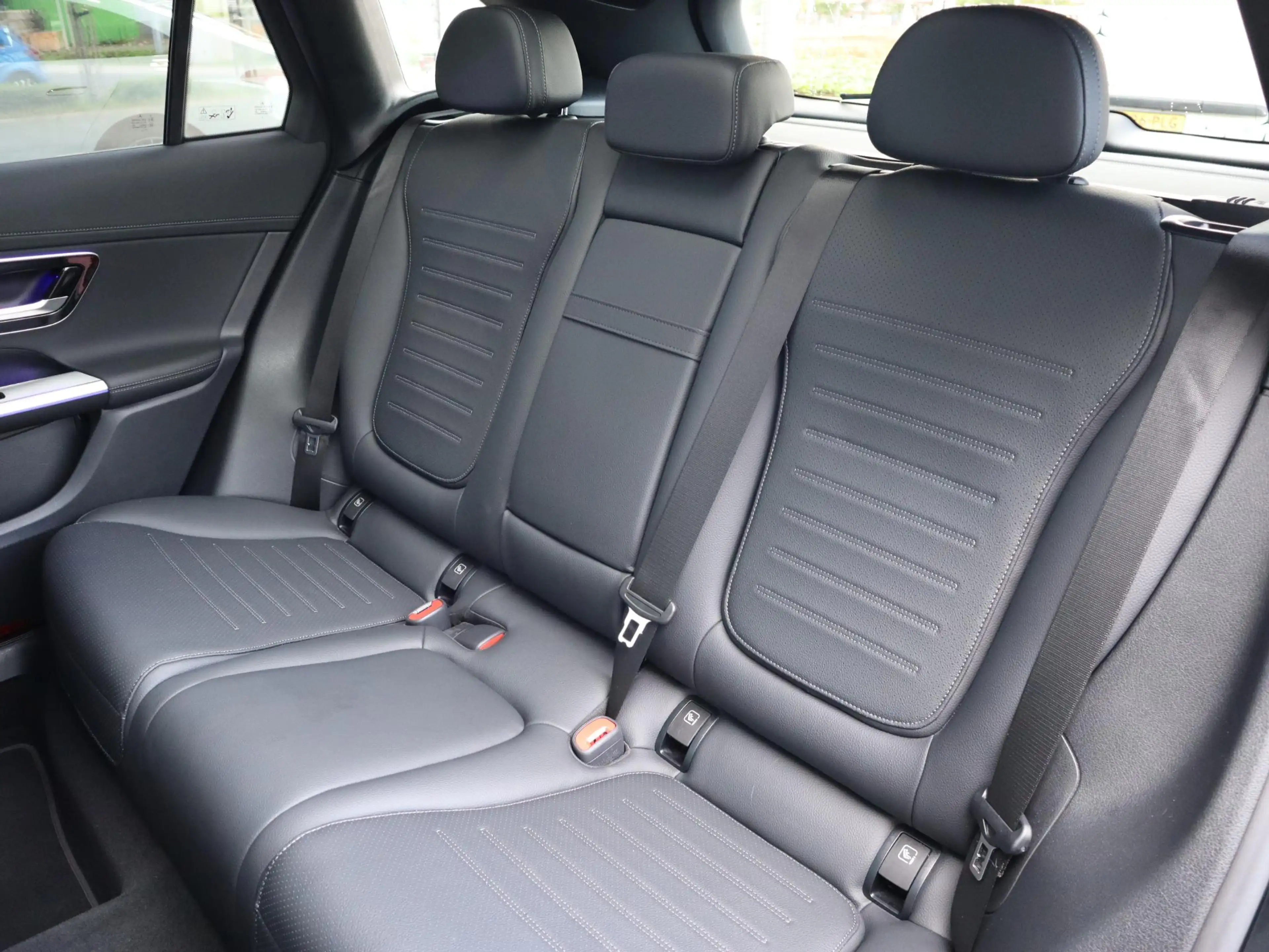 Mercedes-Benz GLC 300 300e 4MATIC AMG Line — photo 12