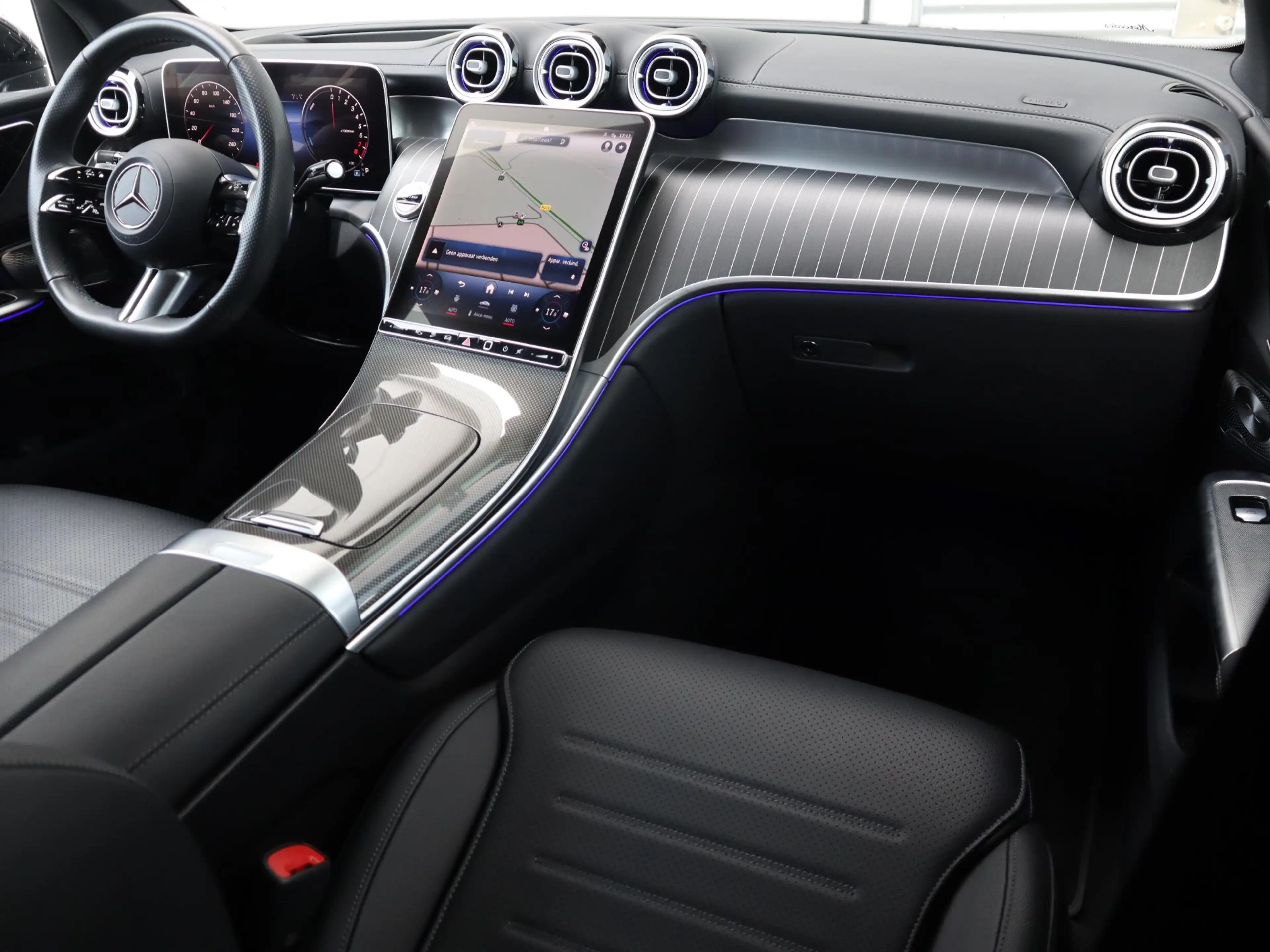 Mercedes-Benz GLC 300 300e 4MATIC AMG Line — photo 3