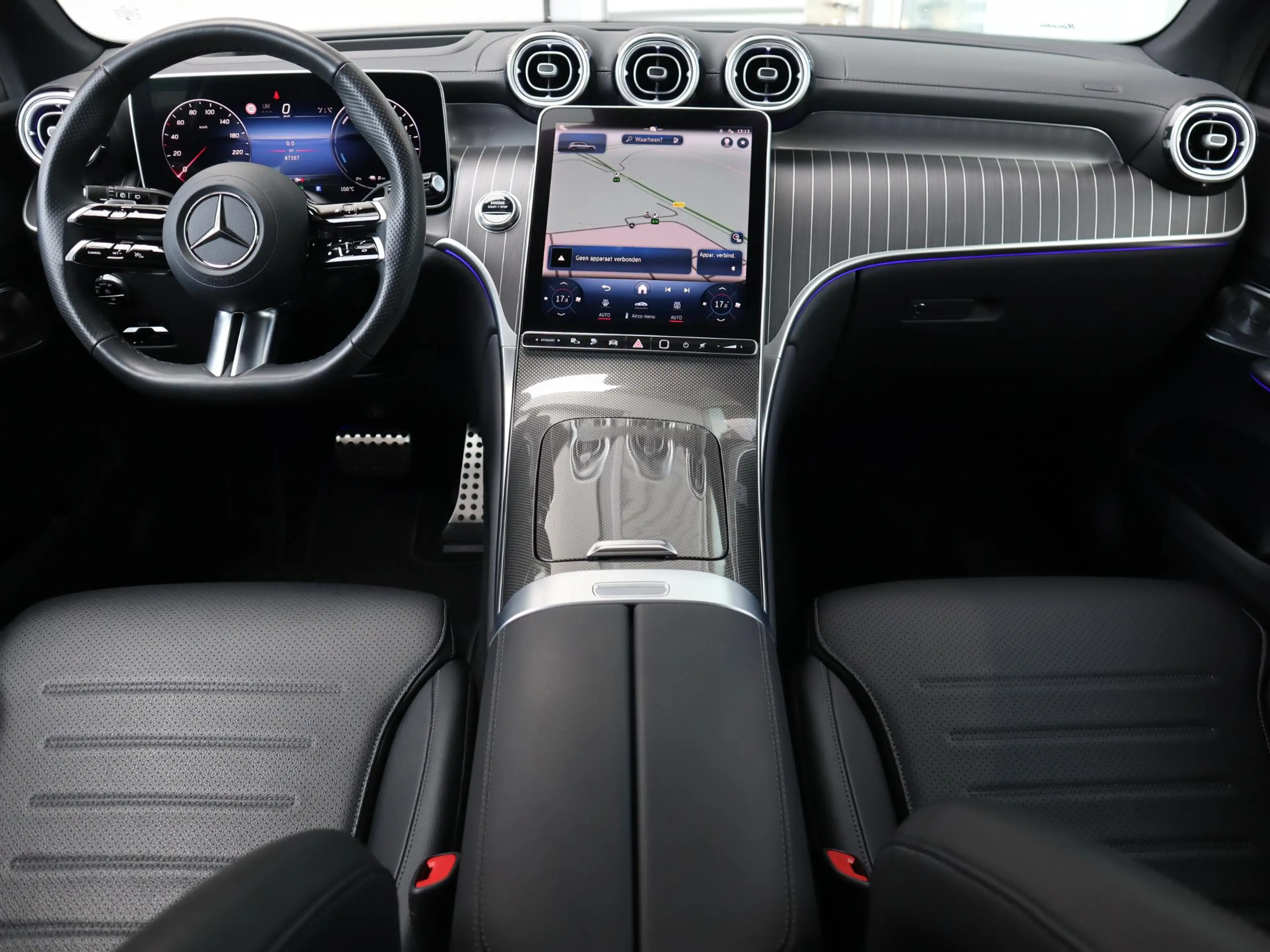 Mercedes-Benz GLC 300 300e 4MATIC AMG Line — photo 14