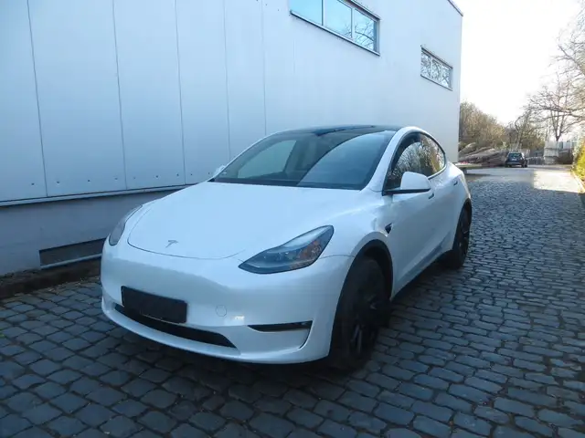 Tesla Model Y Long Range Dual AWD