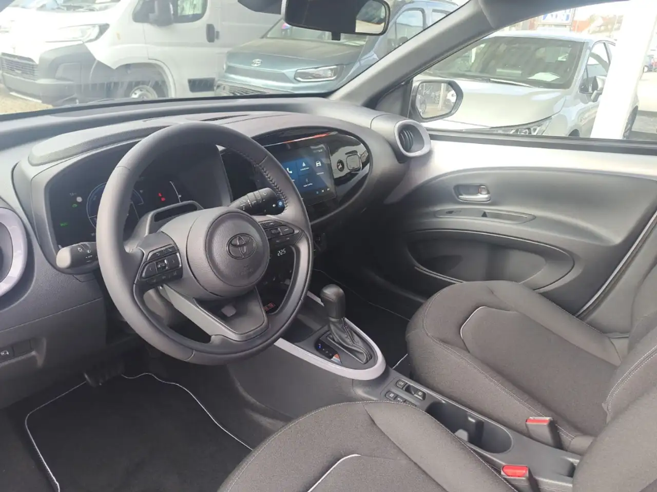 Toyota Aygo X Hybrid Teamplayer, Sitzheizung, Lederlenkrad, Rück 9