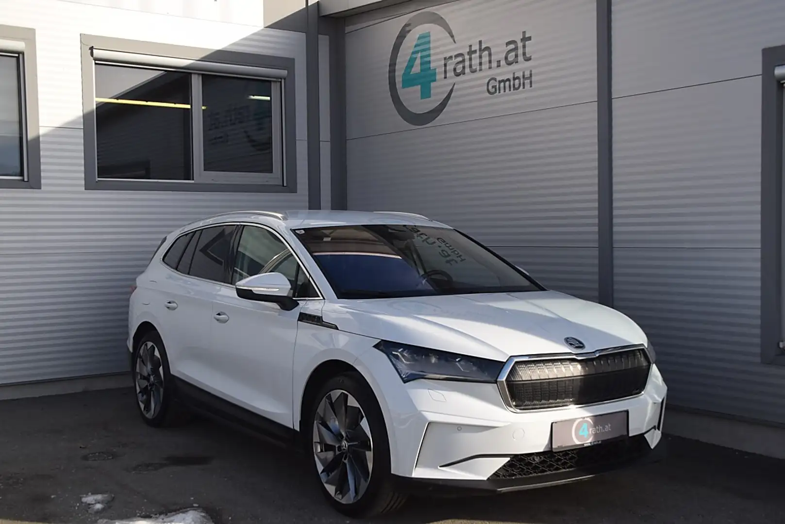Skoda Enyaq iV 80 82kWh AHK/LED  NETTO: 17.400 €  Weiß - 1