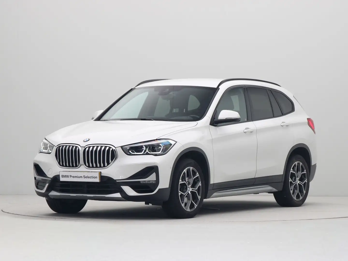 BMW X1 sDrive20i Business Edition Plus Wit - 1