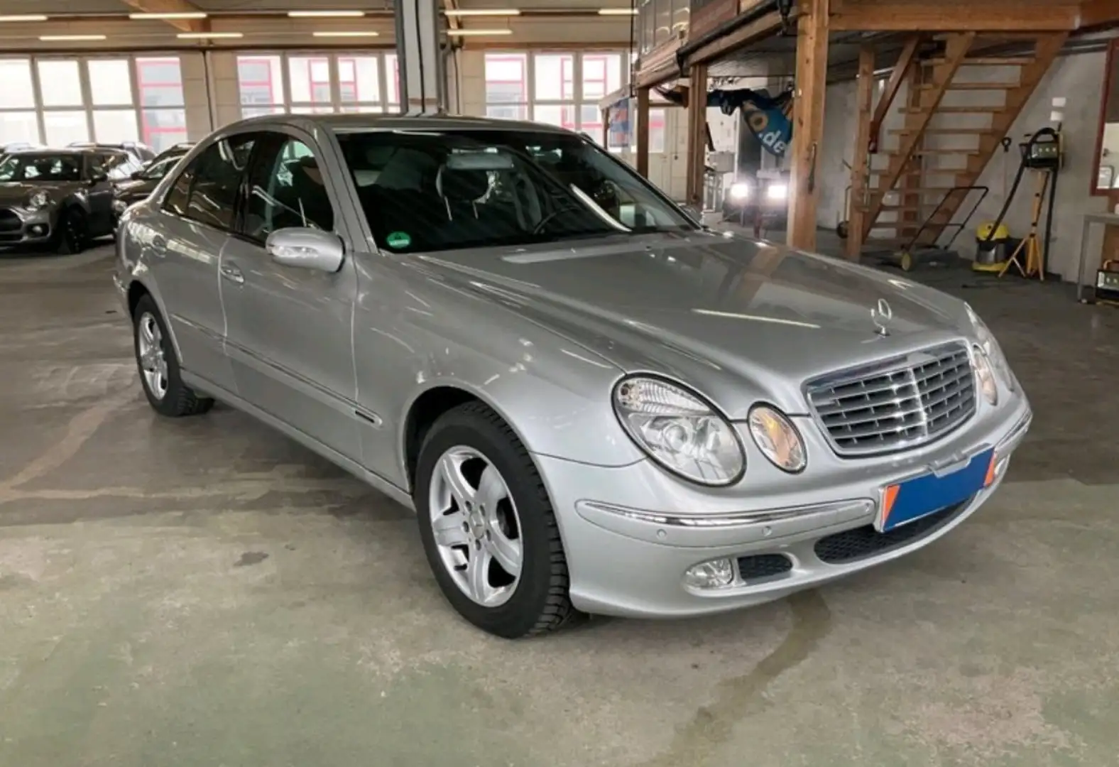 Mercedes-Benz E 220 CDI Automatik Schiebedach Klima 2 Hand Gris - 1