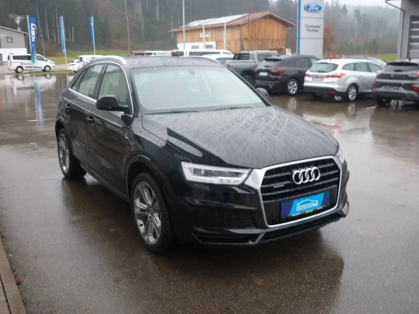 Audi Q3 sport quattro Schwarz - 2