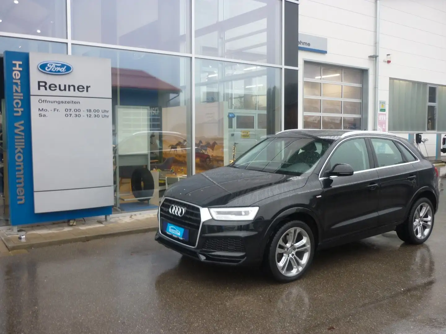 Audi Q3 sport quattro Schwarz - 1