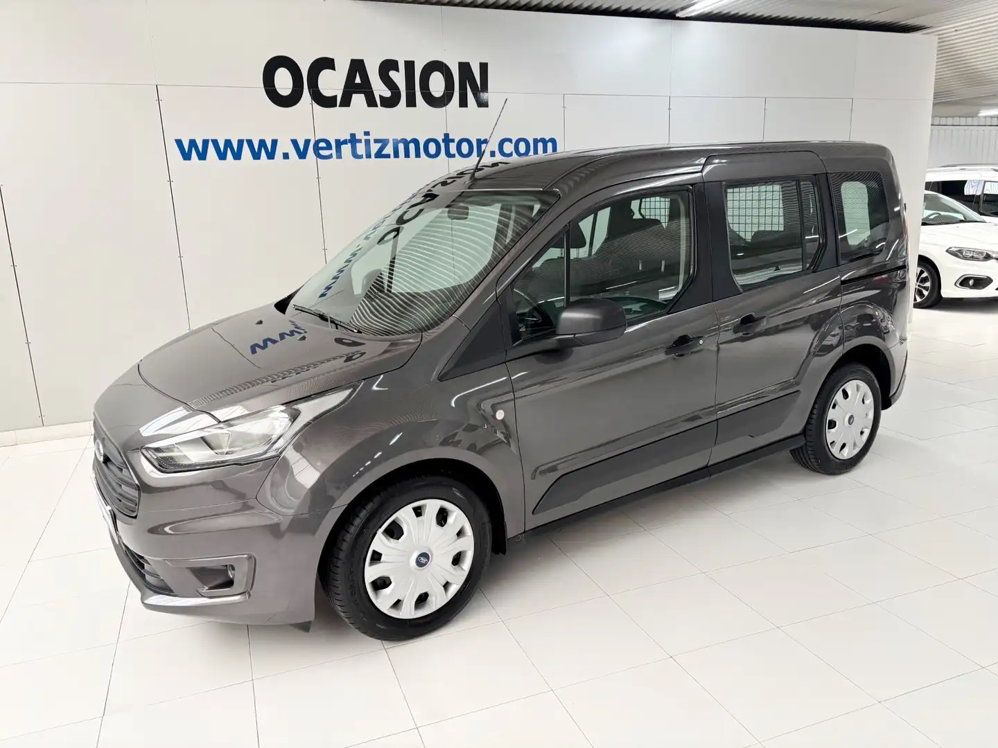 Ford Tourneo Connect 1.5TDCi Auto-S&S Trend 120 Grau - 1