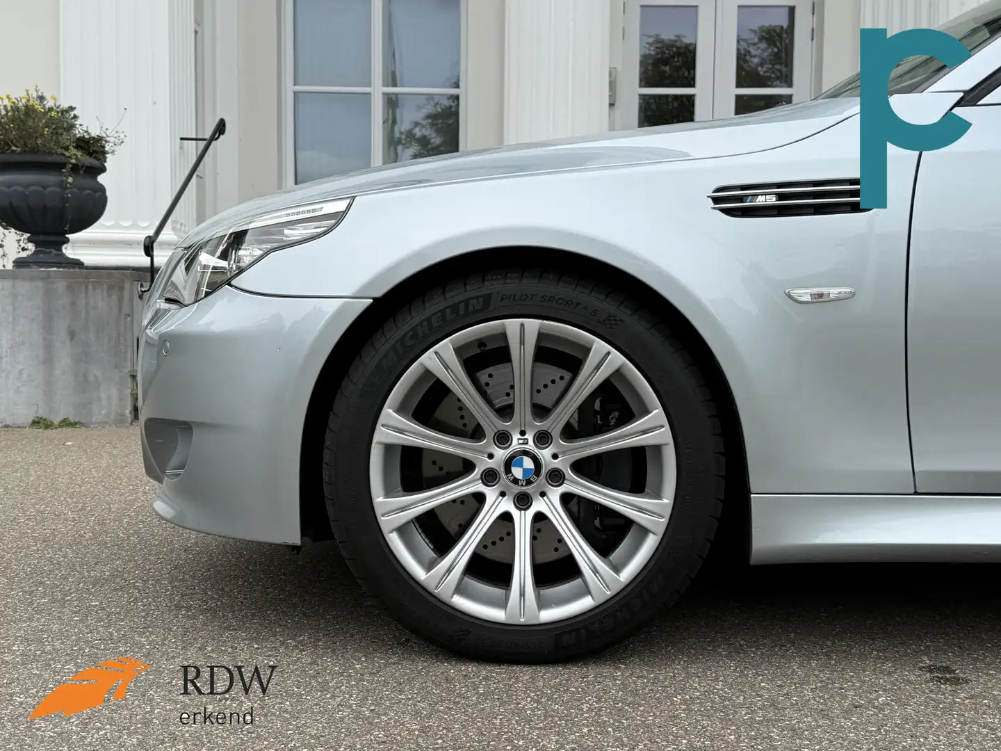 BMW M5 5-serie Touring V10 volleder dashboard trekhaak Si Grijs - 1