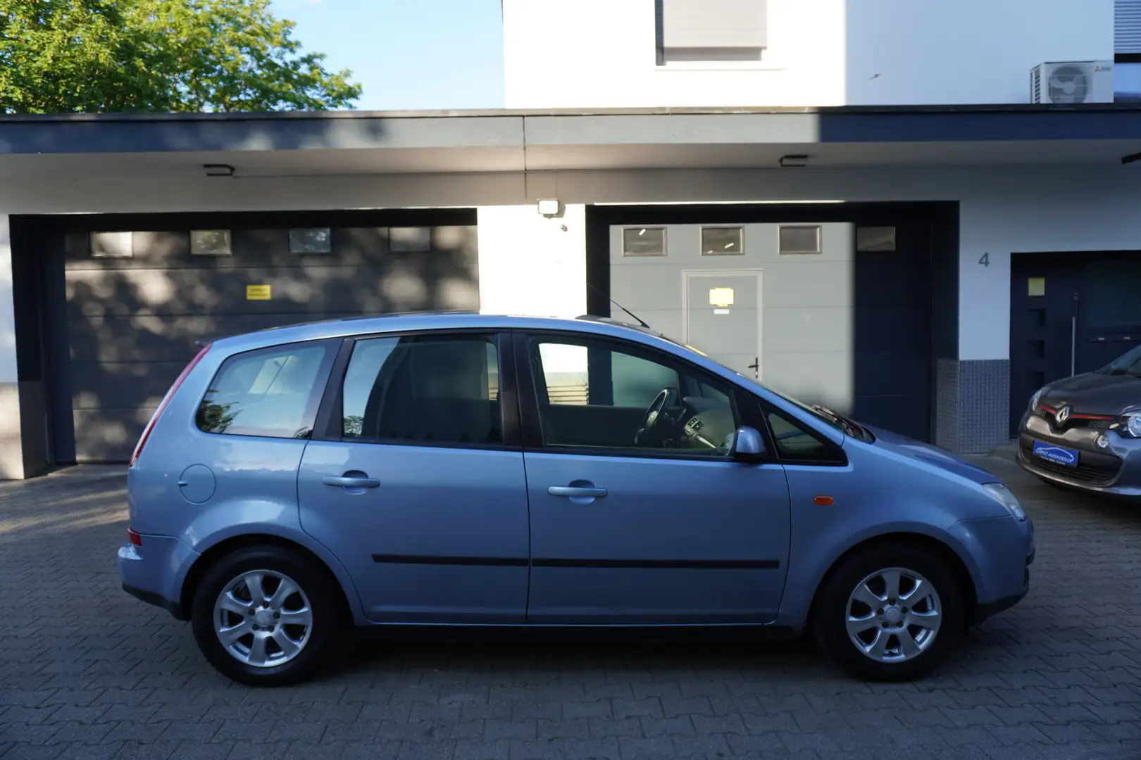 Ford Focus C-Max 1.8 Fun KLIMA+ALU+PDC+AHK+TEMPOMAT+Sitzheizung Blau - 2