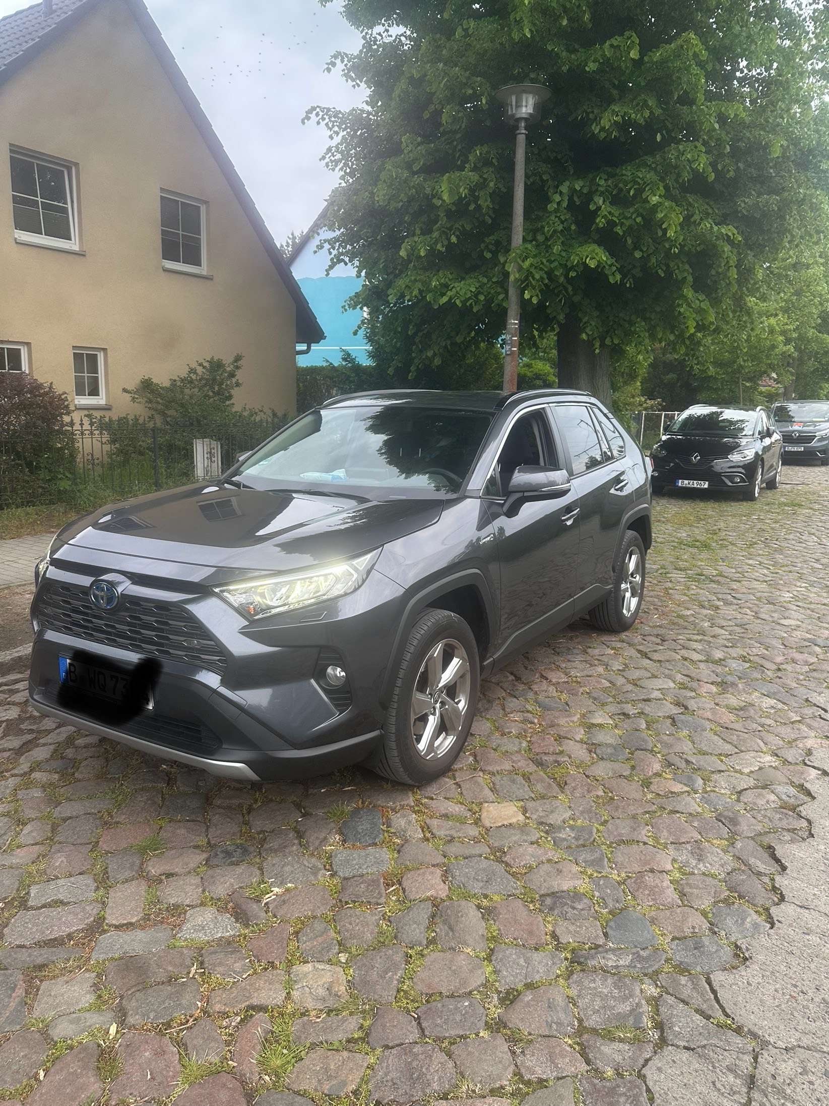 Second hand Toyota Rav4 2.5