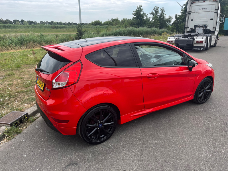 Ford Fiesta 1.0 EcoBoost Red/Black Edition BJ 2014 AIRCO ZEER — photo 6