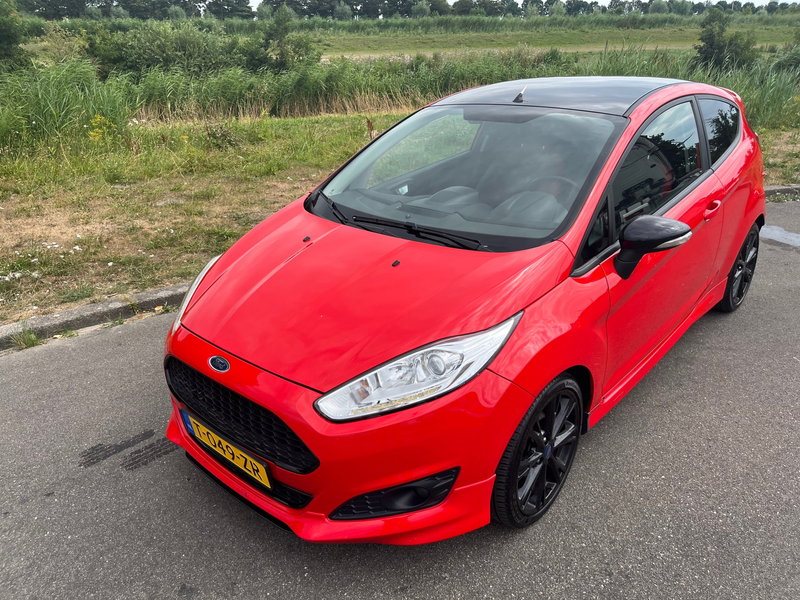 Ford Fiesta 1.0 EcoBoost Red/Black Edition BJ 2014 AIRCO ZEER — photo 12