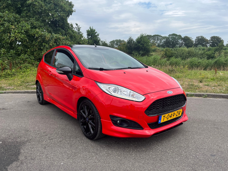 Ford Fiesta 1.0 EcoBoost Red/Black Edition BJ 2014 AIRCO ZEER — photo 2