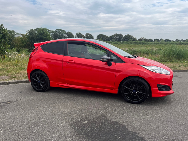 Ford Fiesta 1.0 EcoBoost Red/Black Edition BJ 2014 AIRCO ZEER — photo 5