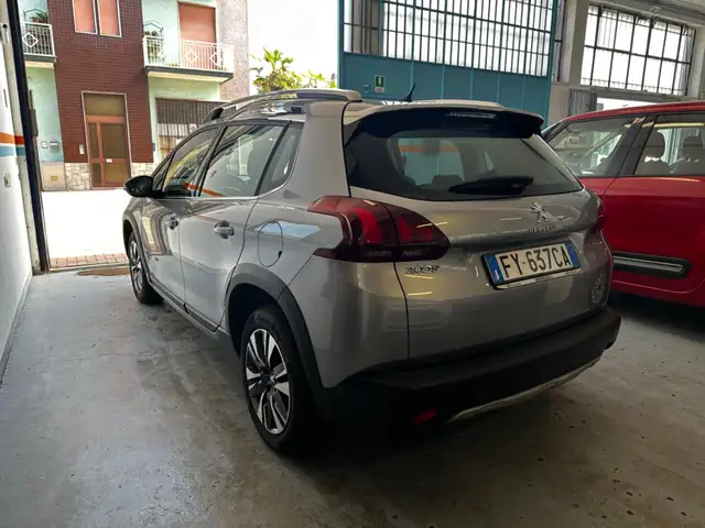 Peugeot 2008 view 2