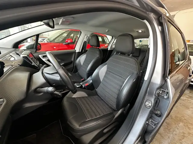 Peugeot 2008 view 7