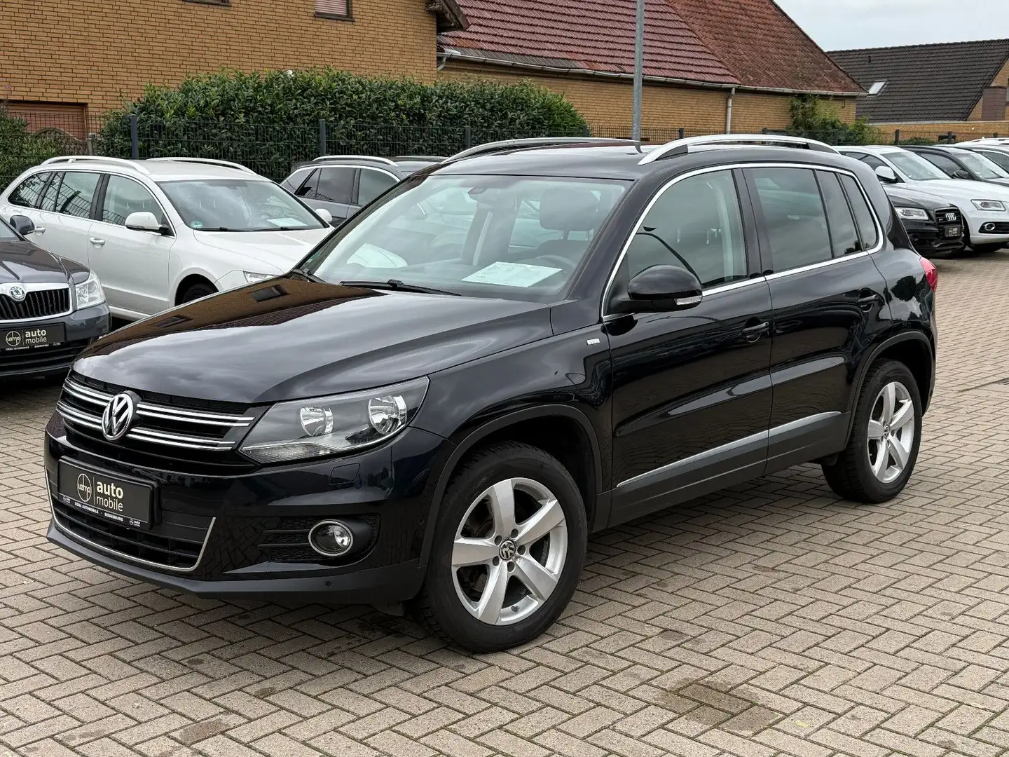 Volkswagen Tiguan 2.0 TDI+DSG+AHK+TÜV neu+Zahnriemen neu Nero - 1