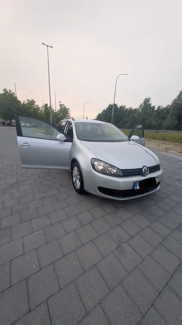 Volkswagen Golf 1.6 TDI BlueMotion Technology Comfortline Argent - 1