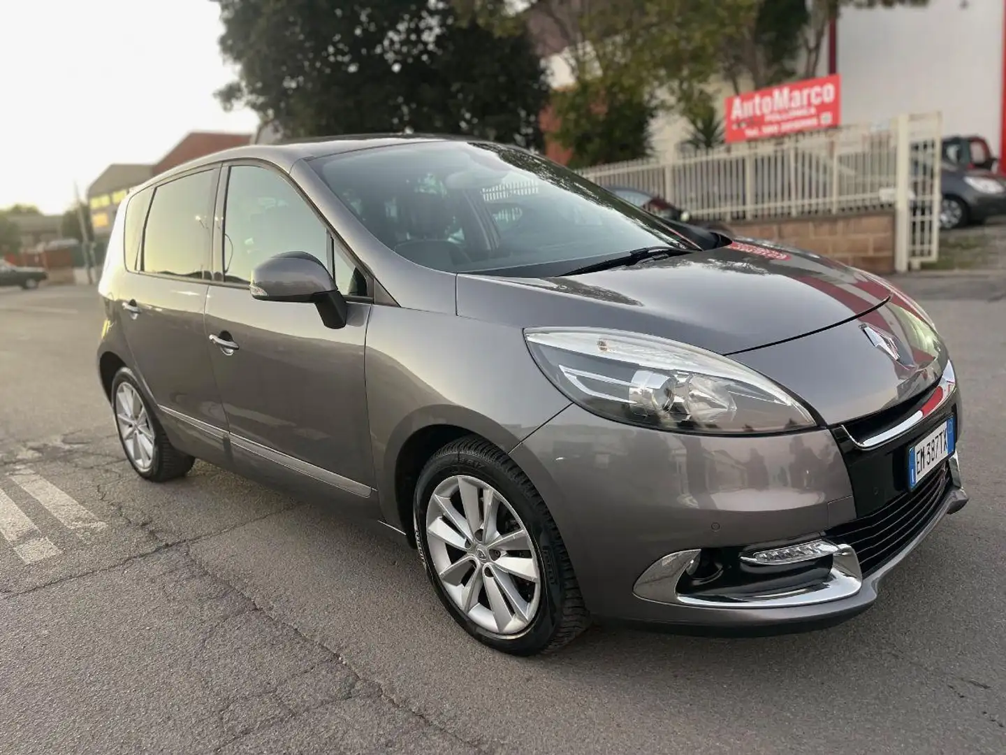 Renault Scenic XMod 1.5 dCi 110CV Start&Stop Bose Gris - 1