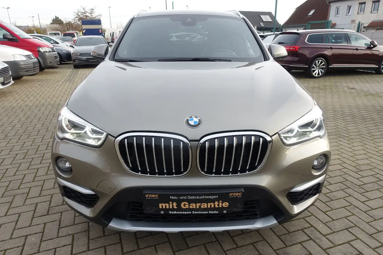 BMW X1 xDrive 20i xLine*LED*ACC*Headup*Leder*Navi* Grijs - 2