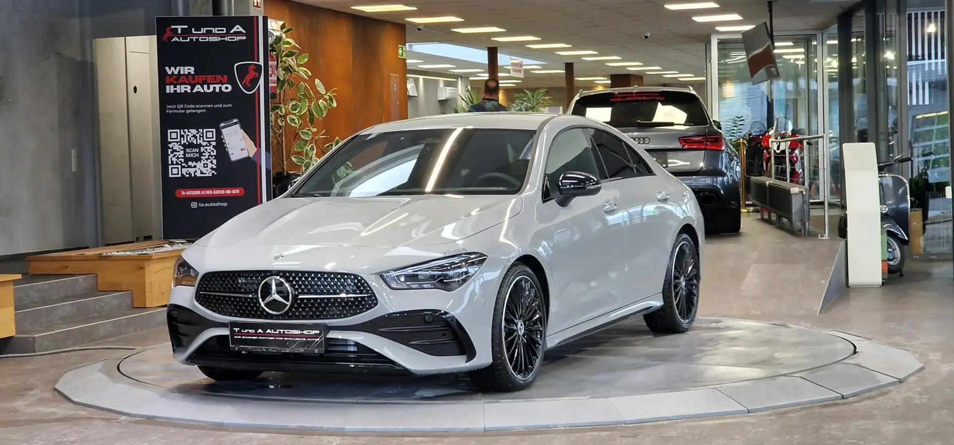 Mercedes-Benz CLA 180 d AMG Special Edition Coupe Aut. *Premium*MULTIBEA Grau - 2