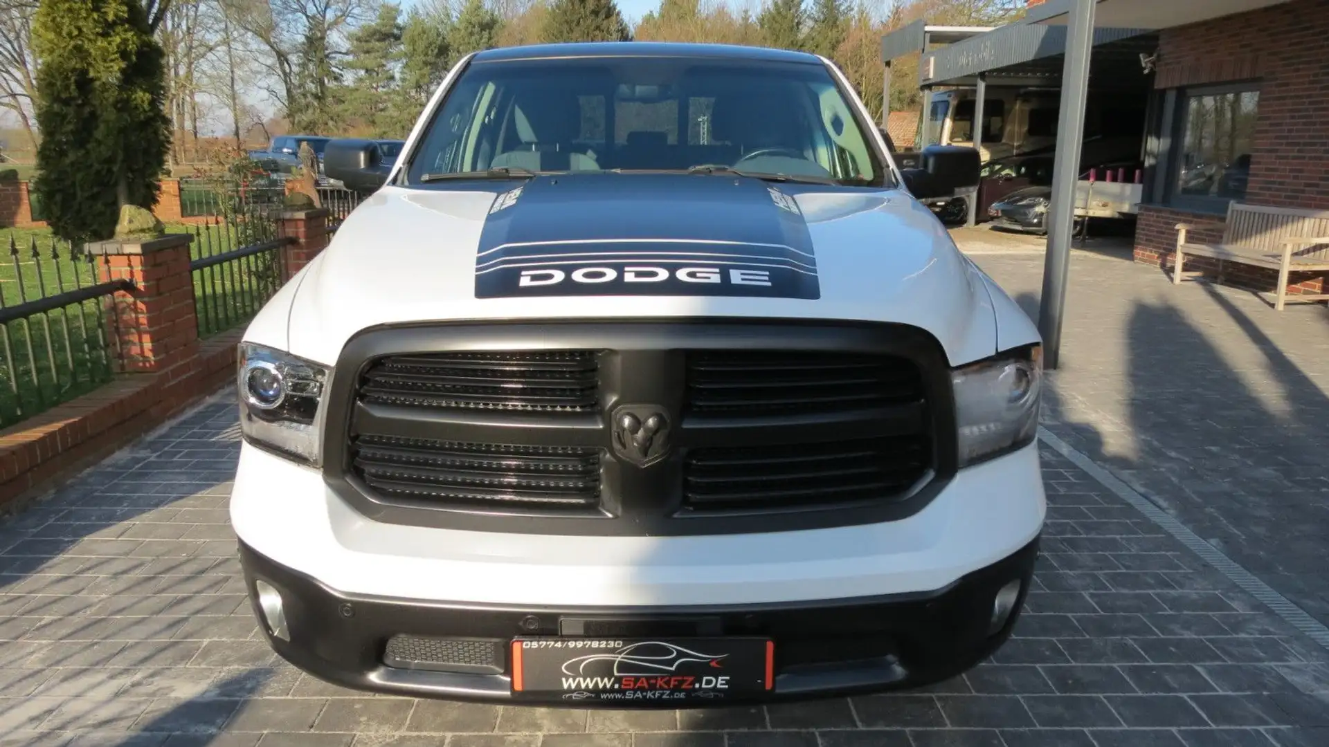 Dodge RAM /5,7 HEMI/V8/4X4/CREW CAB/SPORT/SHZ/LRH/AHK Weiß - 2