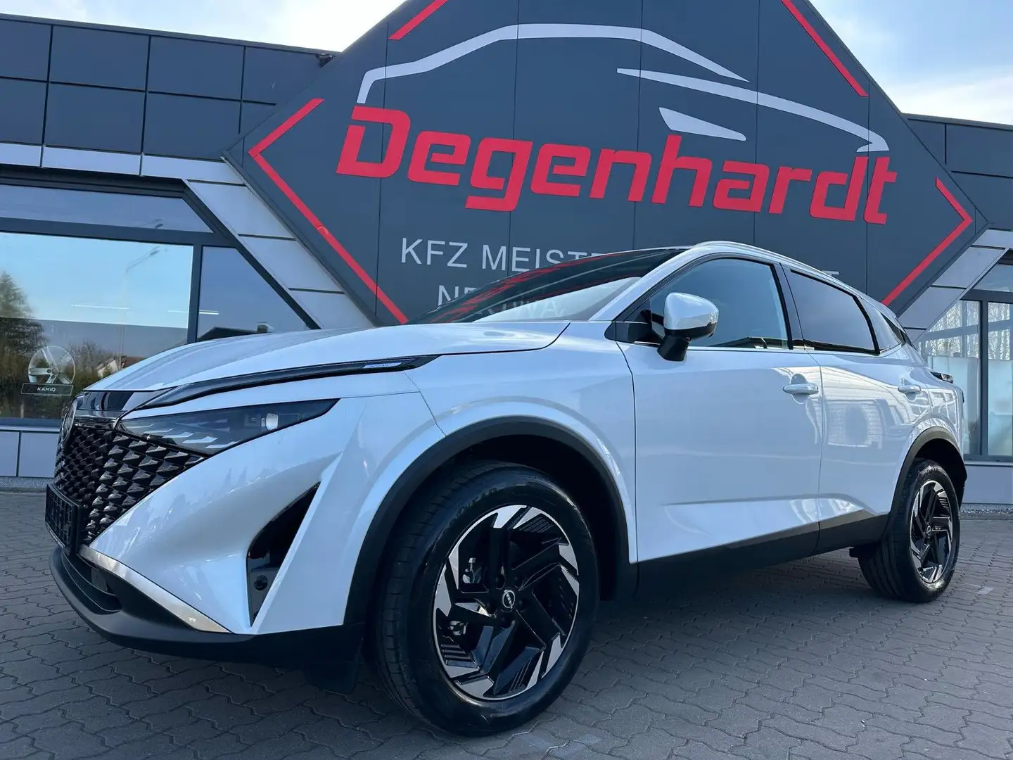 Nissan Qashqai 1.3 MHEV CVT N-Connecta  Matrix Head-Up Weiß - 1